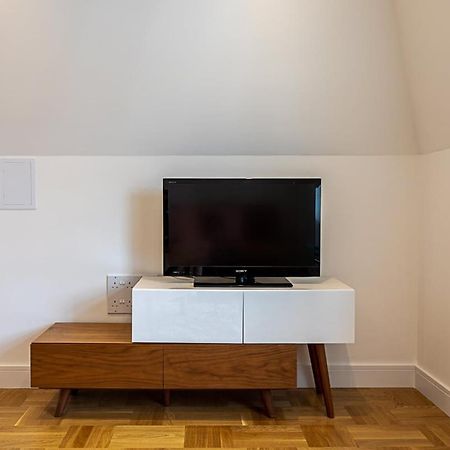 Modern And Stylish Apartment In West Kensington London Eksteriør bilde