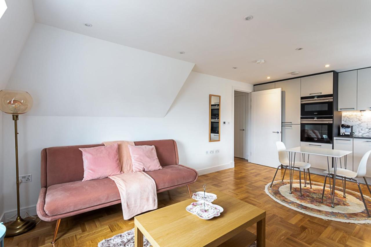 Modern And Stylish Apartment In West Kensington London Eksteriør bilde