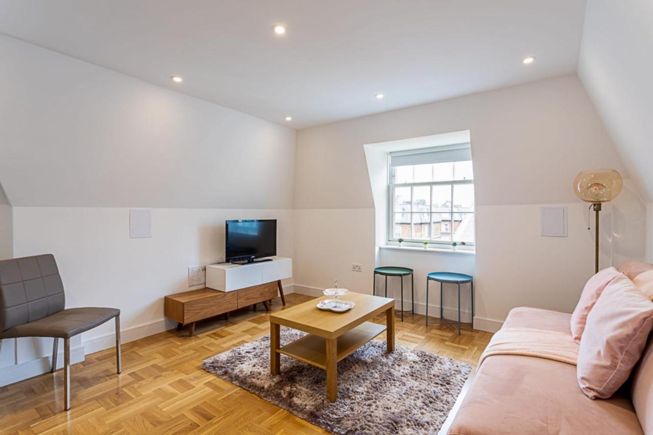 Modern And Stylish Apartment In West Kensington London Eksteriør bilde