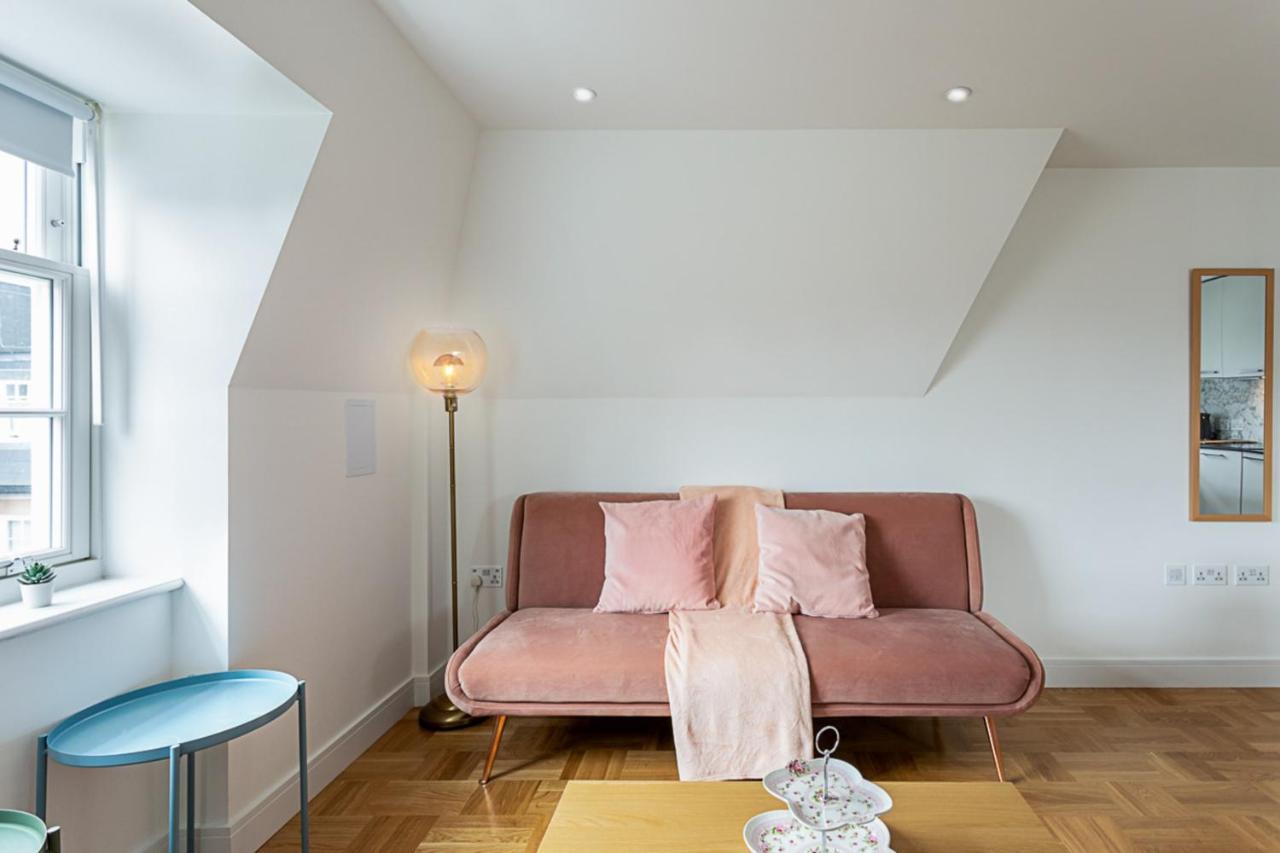 Modern And Stylish Apartment In West Kensington London Eksteriør bilde