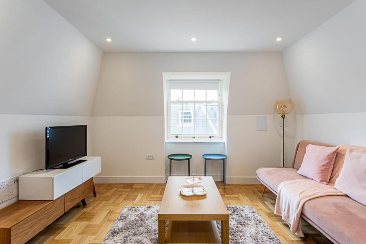 Modern And Stylish Apartment In West Kensington London Eksteriør bilde