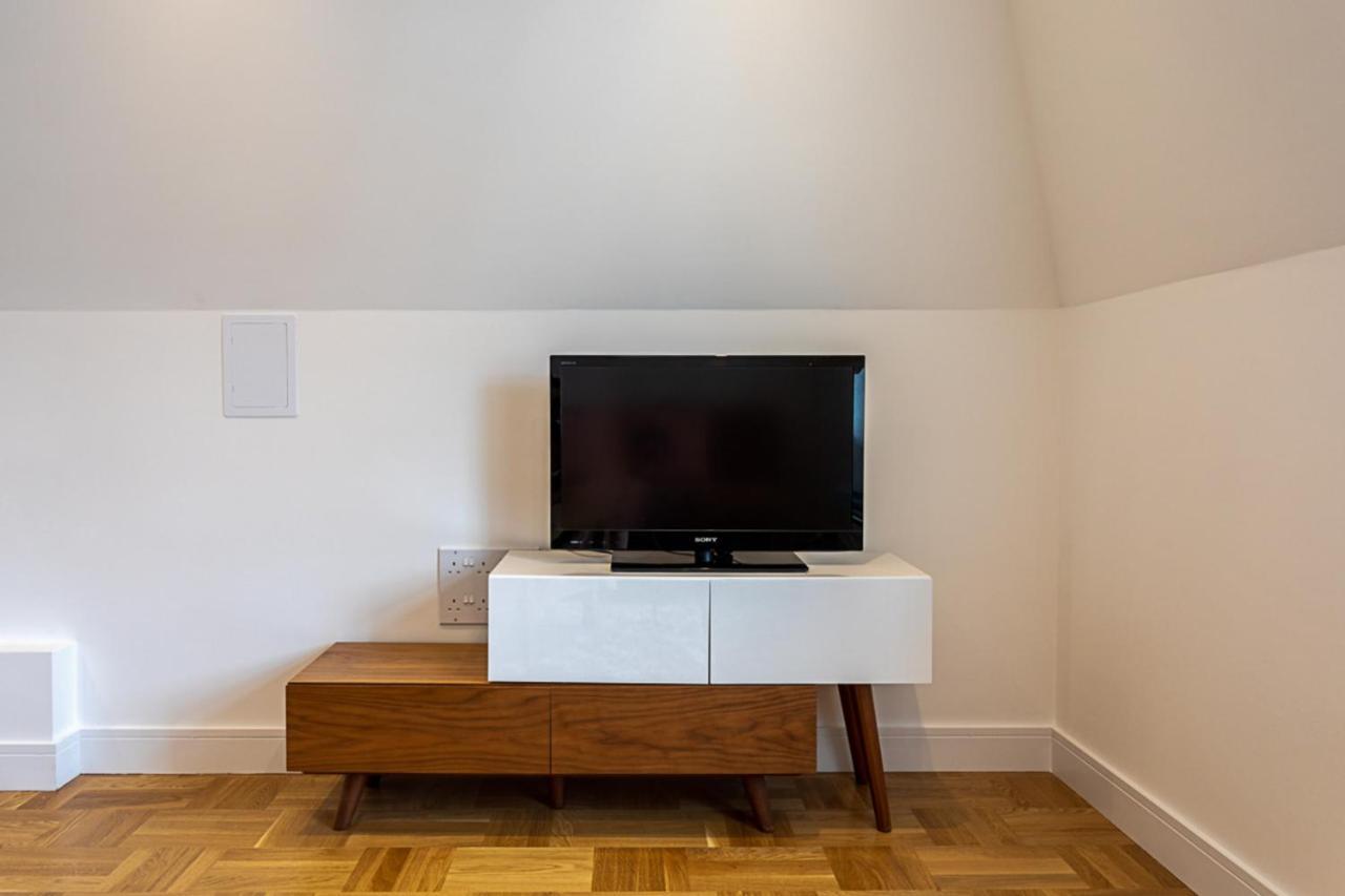 Modern And Stylish Apartment In West Kensington London Eksteriør bilde