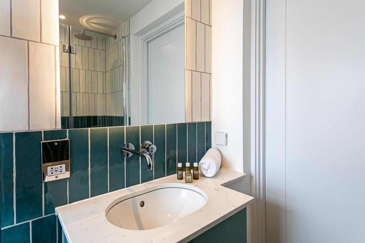 Modern And Stylish Apartment In West Kensington London Eksteriør bilde