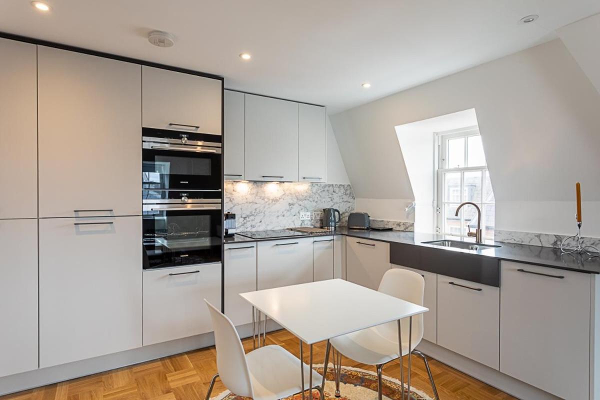 Modern And Stylish Apartment In West Kensington London Eksteriør bilde