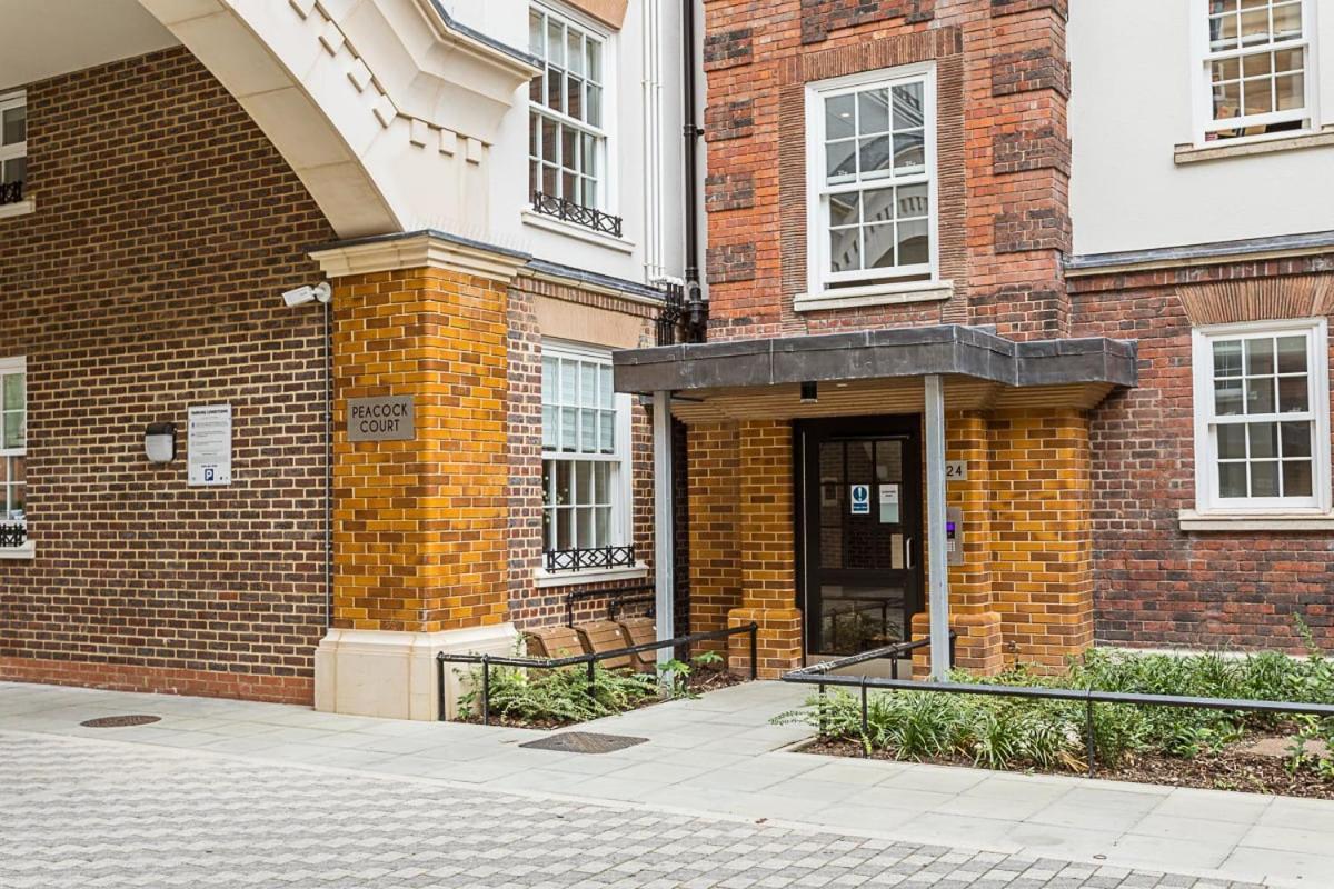 Modern And Stylish Apartment In West Kensington London Eksteriør bilde